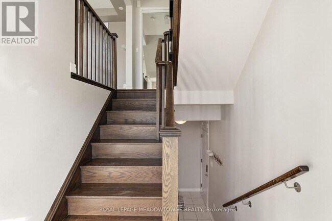 Photo du bâtiment - 975 Whitlock Ave