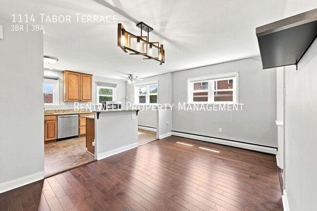Photo - 1114 Tabor Terrace- House
