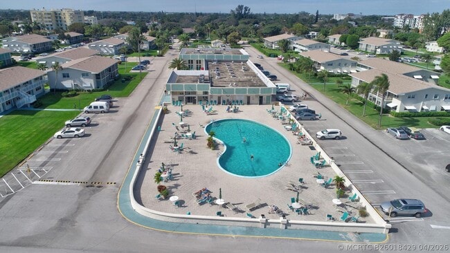 Building Photo - 850 East Dr