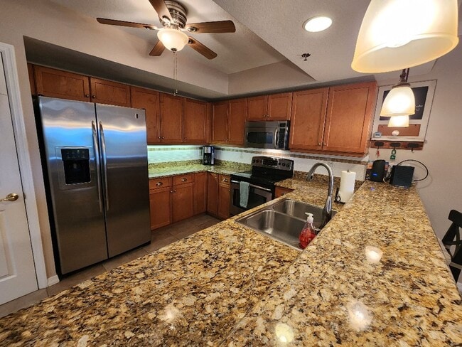 Building Photo - Beautiful Ocean Walk Condo Available April 10, 2026