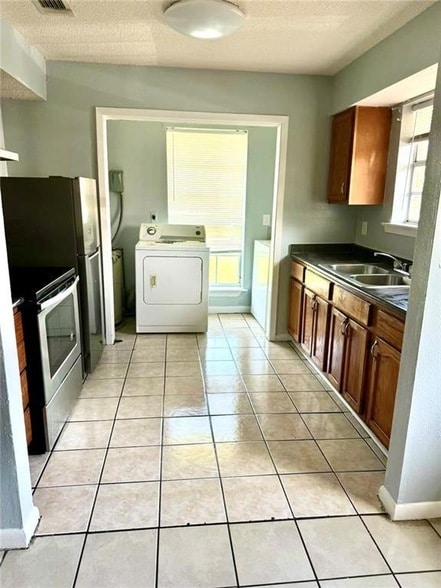 Foto del edificio - 13920 Wales St