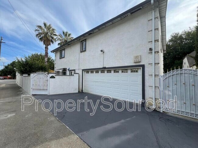 Building Photo - 949 1/2 Windeler Ave