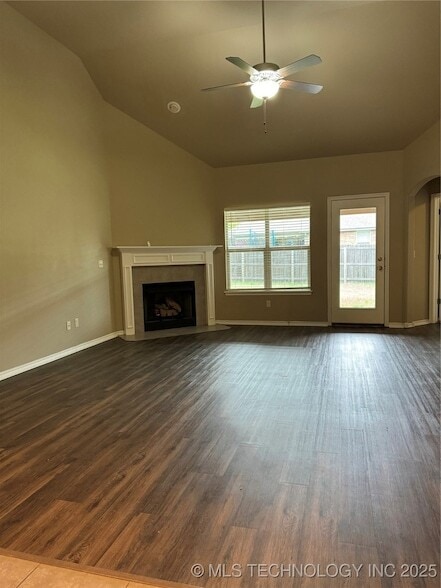 Foto del edificio - 3505 West 107th Pl S