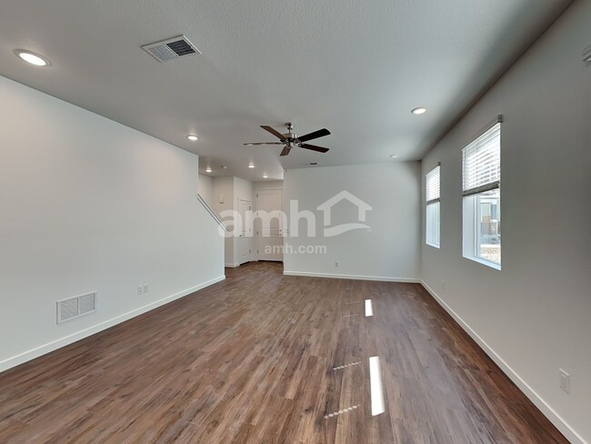 Foto del edificio - 23524 E 2nd Pl
