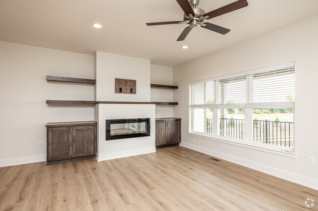 4BR, 3BA - 2,400 SF - Platinum Pointe Townhomes