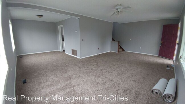 Building Photo - 3 br, 1 bath House - 1448 Thayer