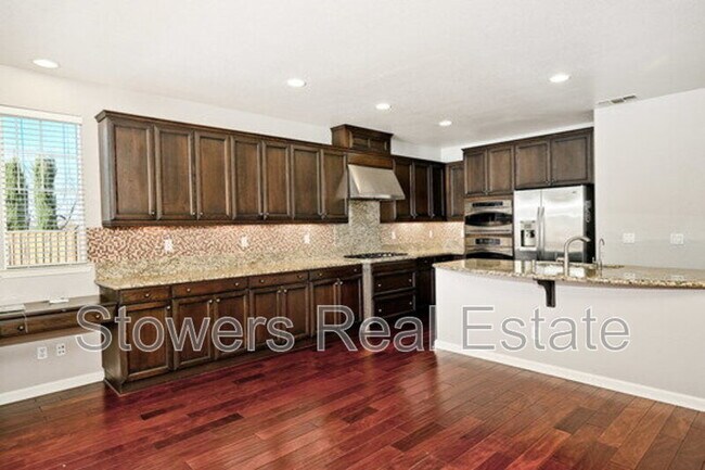 Foto del edificio - 630 Bond Ct