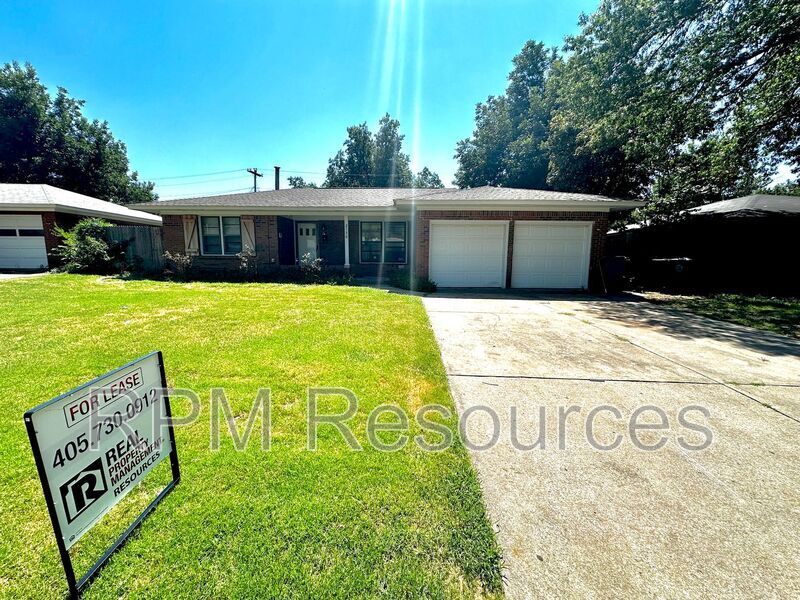 Photo - 2136 Carlton Way