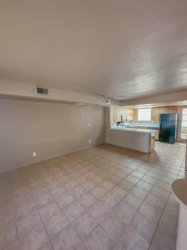 Building Photo - 423 Las Casitas Way