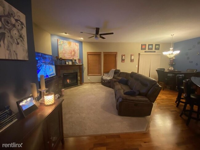 Building Photo - 3 br, 3.5 bath Townhome - 4008 Cedar Grove...