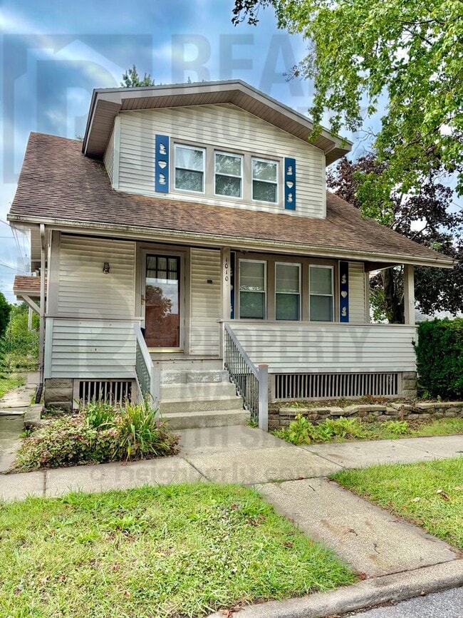 Building Photo - 1010 2nd St