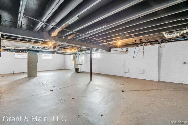 Building Photo - 5 br, 3.5 bath House - 4301 Fullerton