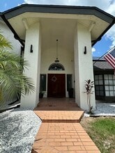 Building Photo - 203 Santa Rosa Dr