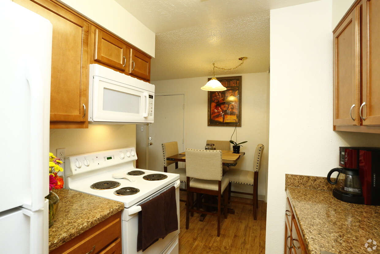 1BR, 1BA - 600 SF - Flatirons Park Apartments