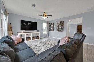 Building Photo - 1127 Littleton Ct