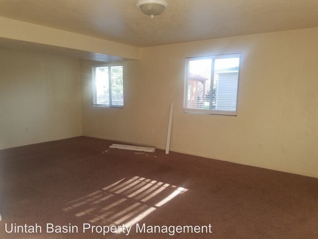 Building Photo - 572 N 50 E