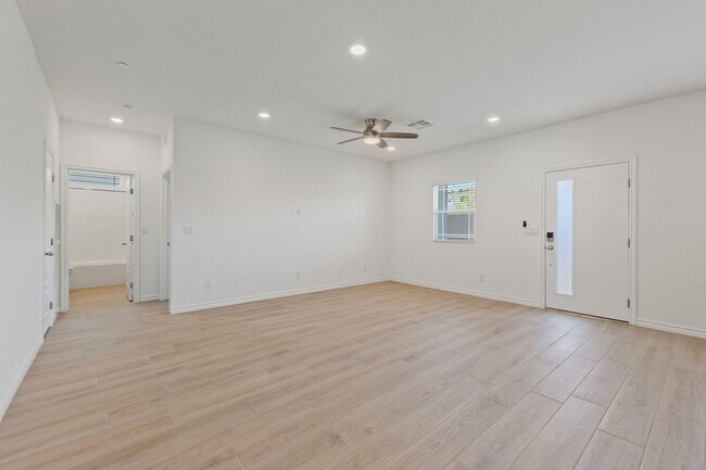 Foto del edificio - New Henderson Gated Active Adult Community!