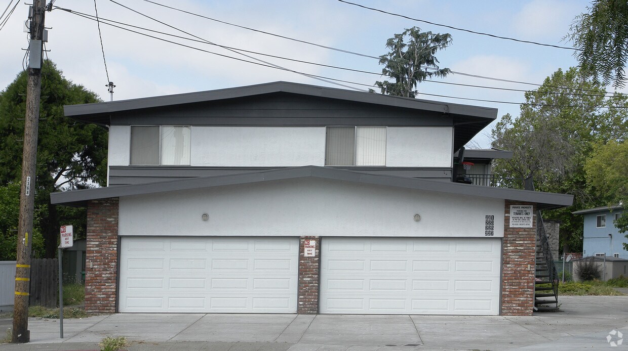 Foto del edificio - 221-227 Rondale Ct