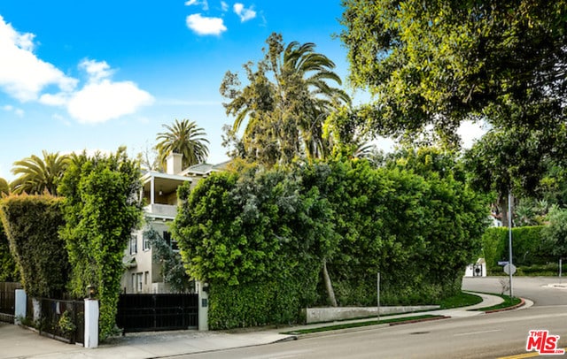 Building Photo - 8050 Selma Ave