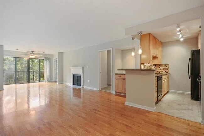 Building Photo - 1216 Pine Heights Dr NE