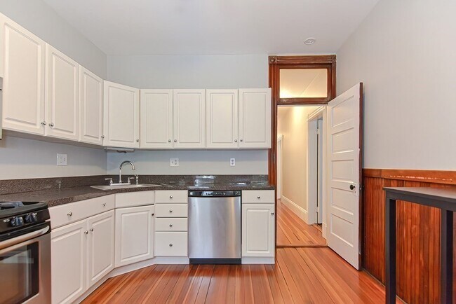 Foto del edificio - 83 Farragut Rd