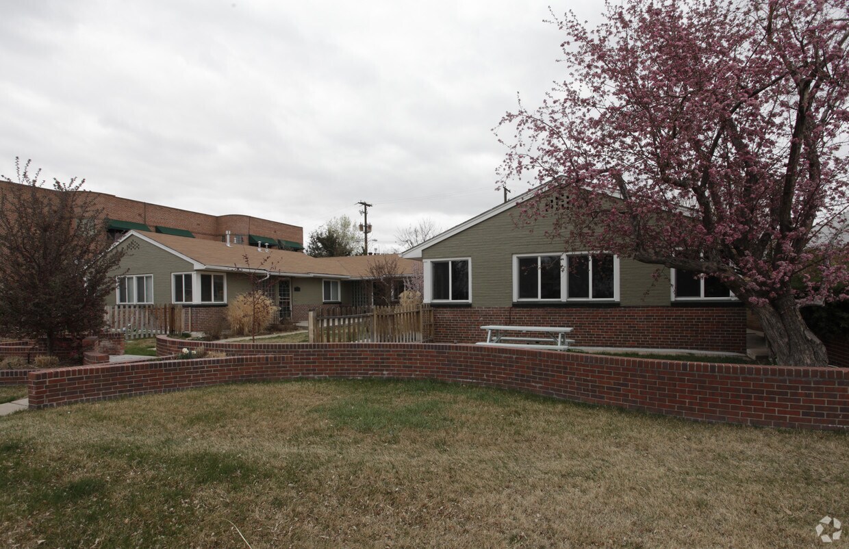 Building Photo - 1416-1428 Jasmine St