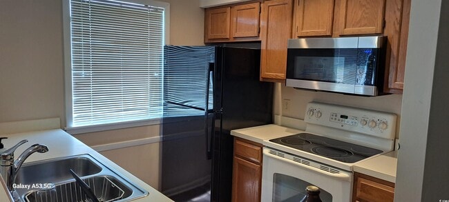 Building Photo - 1025 Plantation Dr W