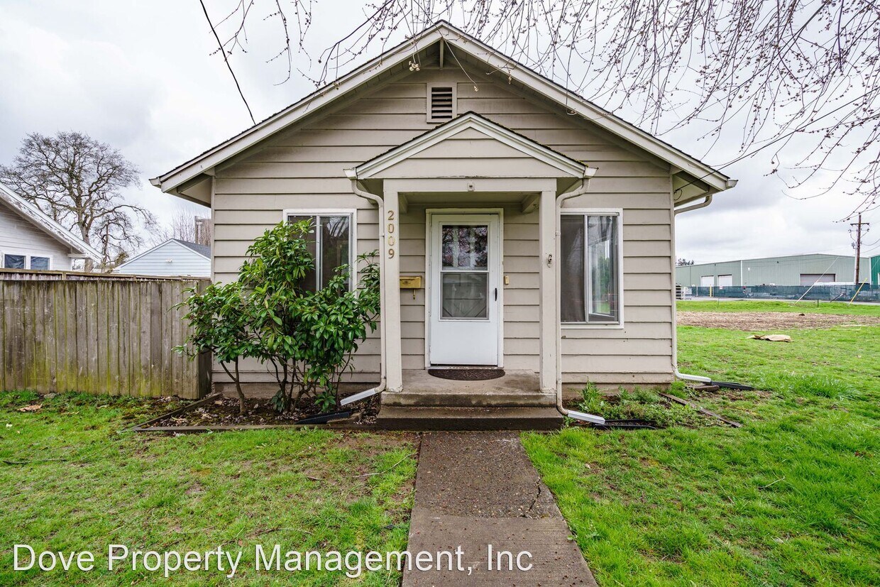 Primary Photo - 2 br, 1 bath House - 2009 Simpson Avenue
