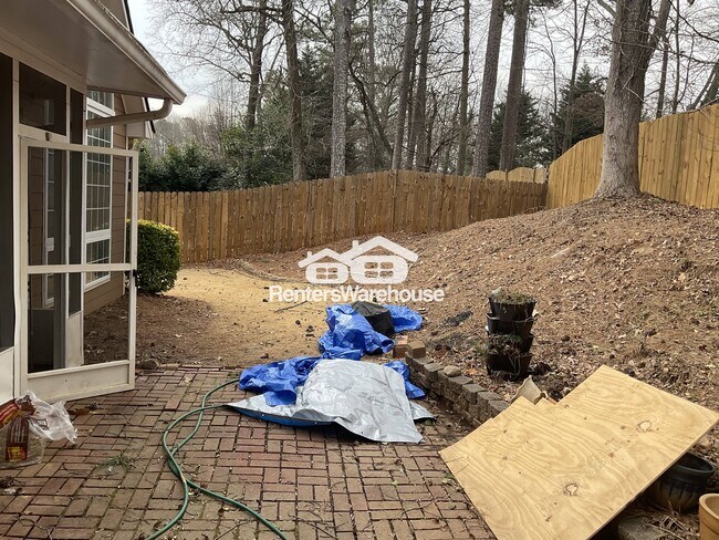 Building Photo - 215 Blue Spruce Cir