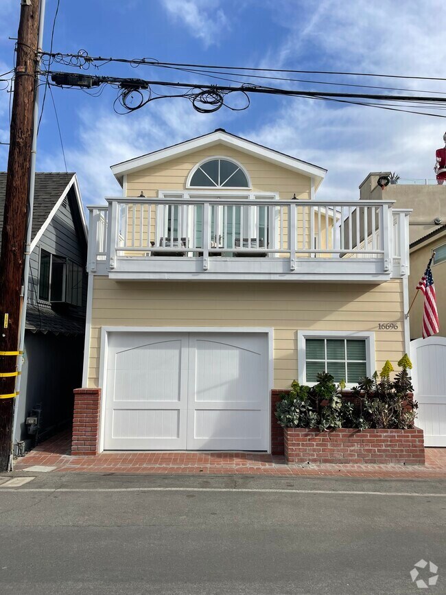 Building Photo - 16696 Bayview Dr