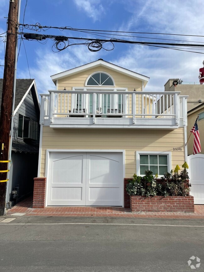 Building Photo - 16696 Bayview Dr