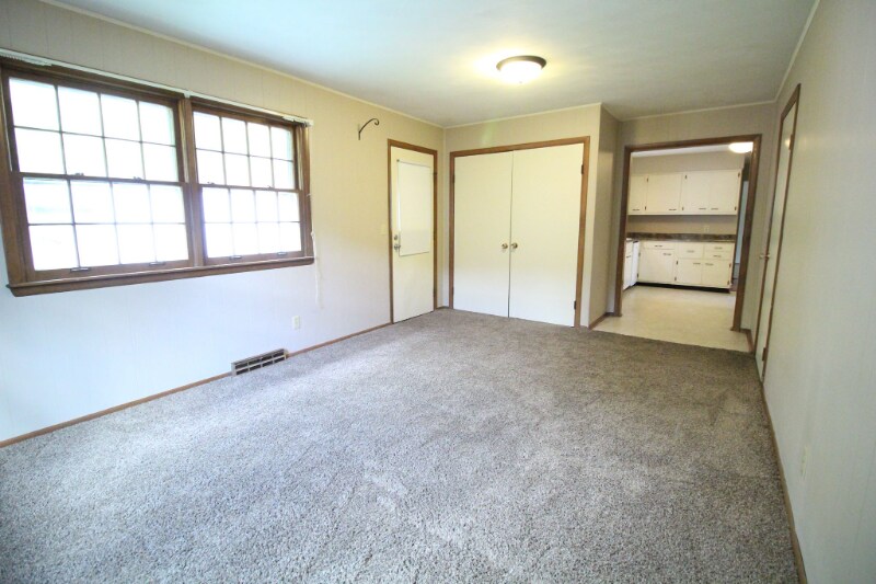 Building Photo - 2004 N Salisbury St