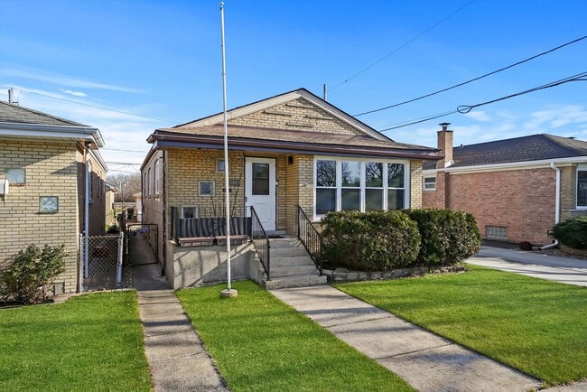 Building Photo - 5843 S Massasoit Ave