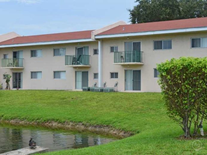Primary Photo - 5098 Island Club Dr