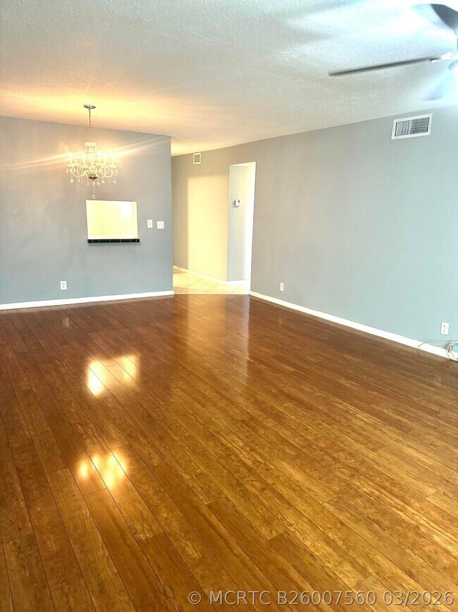 Foto del edificio - 2600 NE 1st Ln