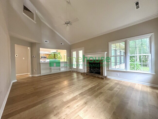 Building Photo - 2849 Crossings Dr