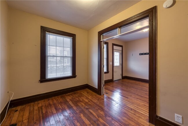 Building Photo - 779 S Goodman St