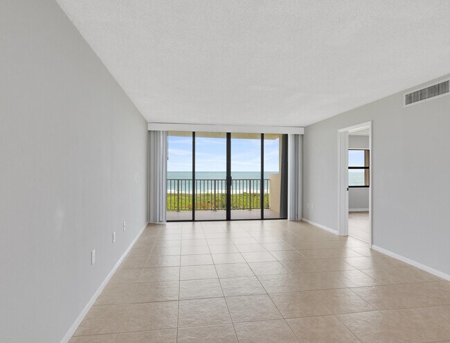 Building Photo - 3200 N Hwy A1A