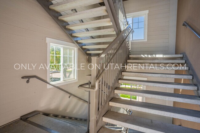 Foto del edificio - 1955 N 550 W