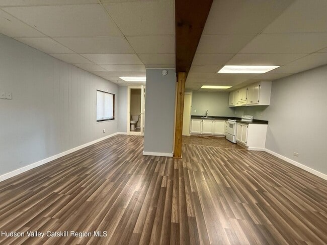 Foto del edificio - 7794 S Main St