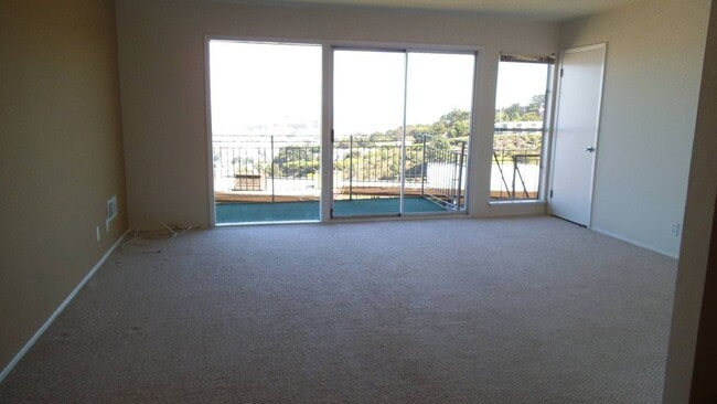Building Photo - 350 Glenview Drive