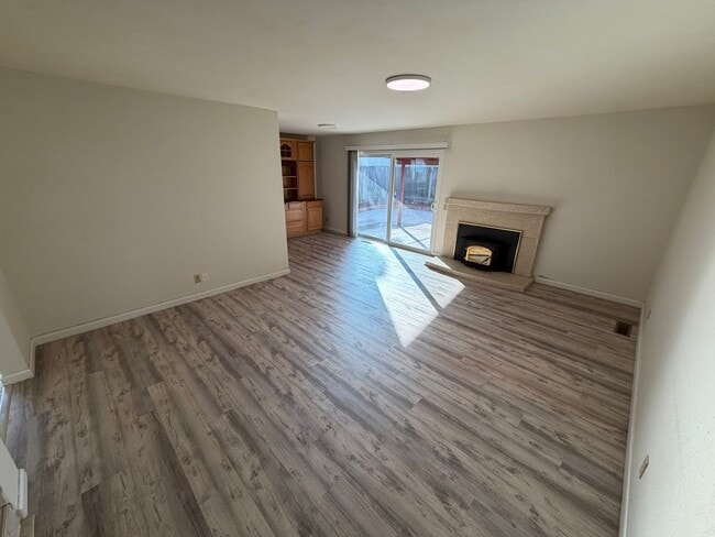 Foto del edificio - Livermore Single Story 3 bed / 2 bath, serene neighborhood, backyard,  Close to downtown, 580 and...