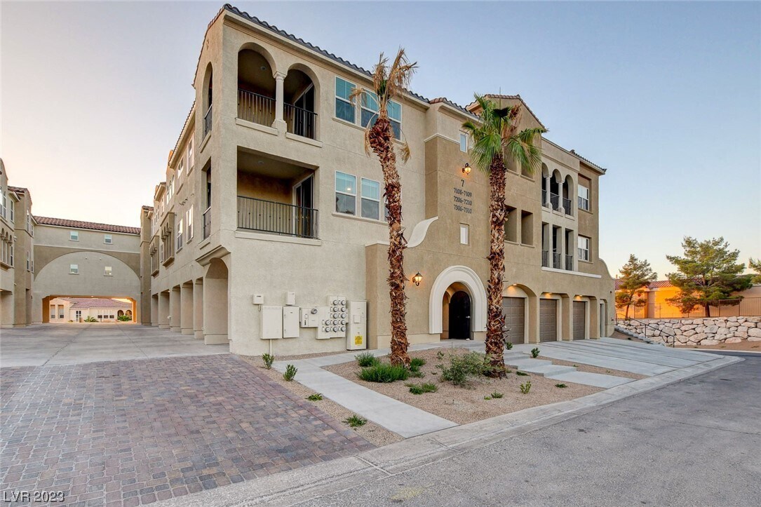 Foto principal - 2555 Hampton Rd