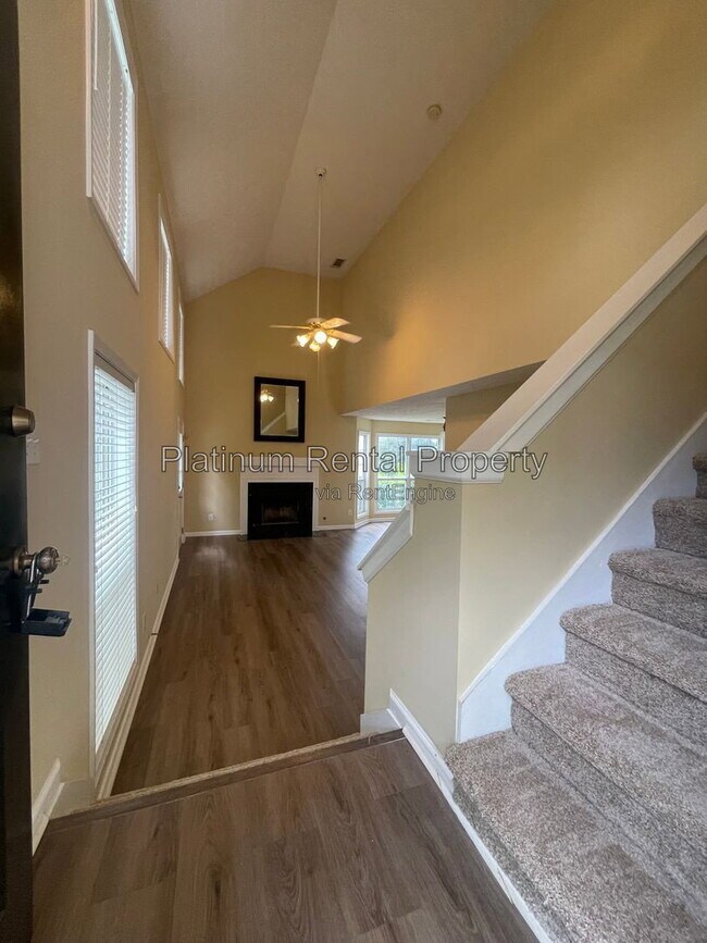 Photo - 810 Camelon Ct Apartment