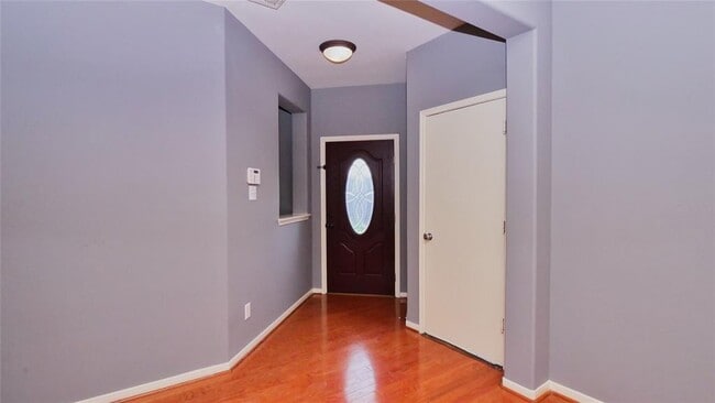 Building Photo - 2931 Meadowglen Cove