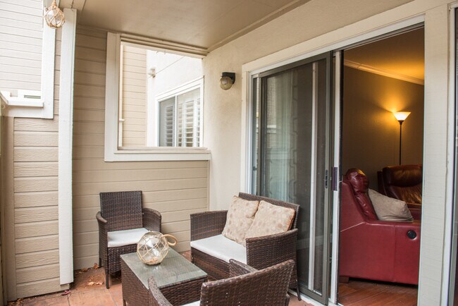 Building Photo - 2530 Oak Rd