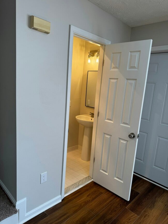 Foto del edificio - 9028 Constant Course