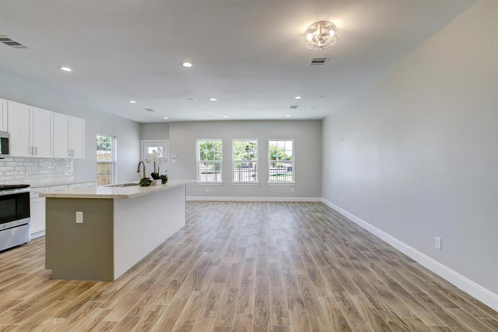 Foto principal - 3833 McKinley St