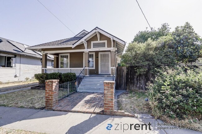 Building Photo - 3 br, 2 bath House - 3134 North Sutter Str...