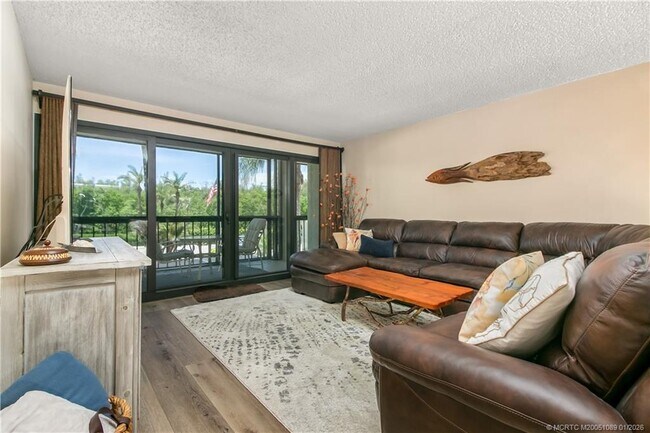 Foto del edificio - 3792 NE Ocean Blvd